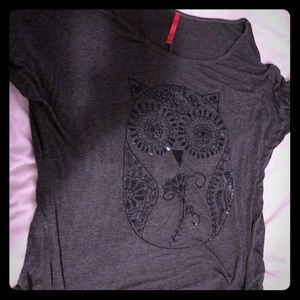 XL Gray and Black Owl T-shirt